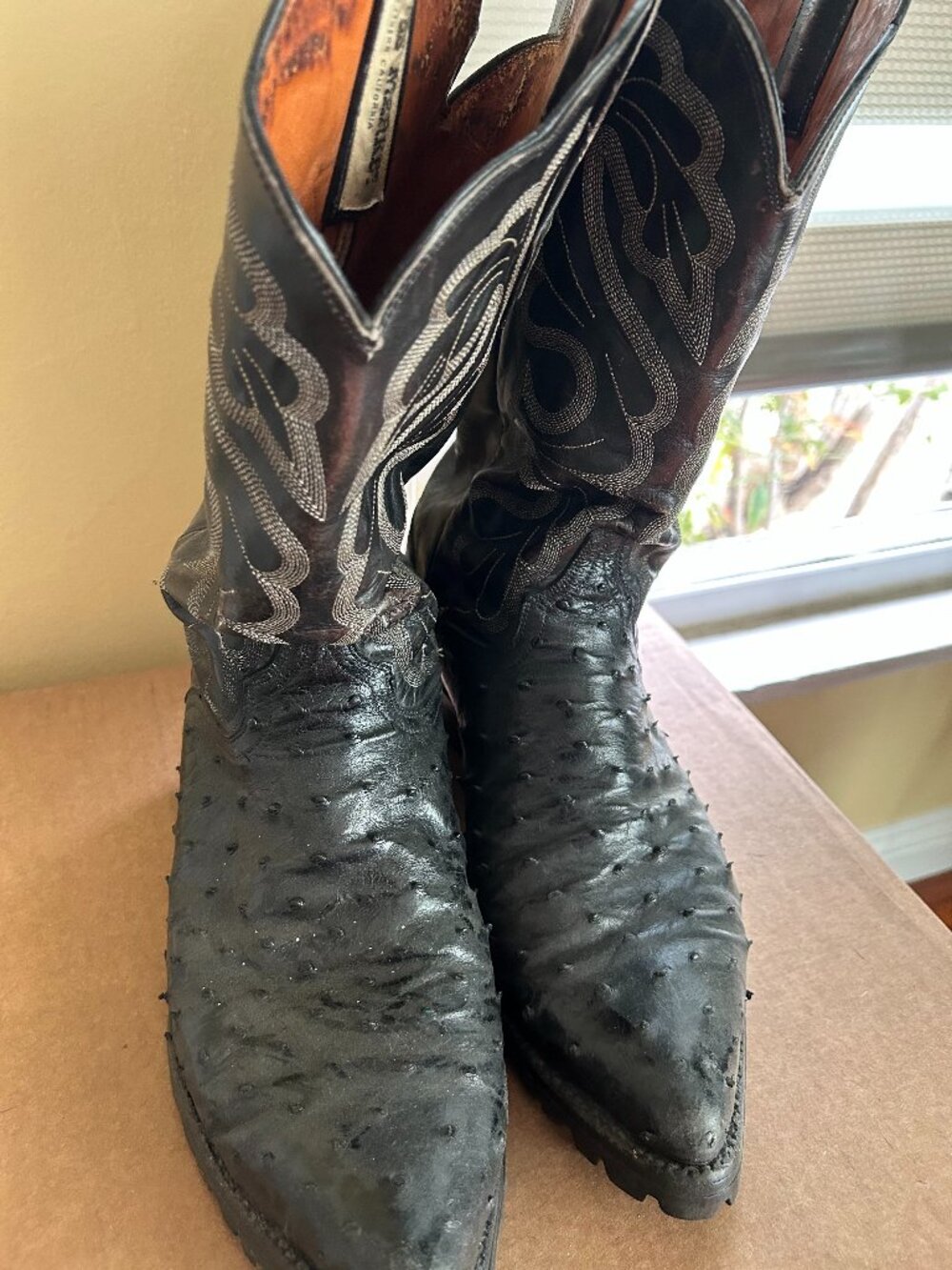 🔥 RARE BOUTIQUE FIND: Custom Black Full Quill Ostrich Stompers 🐦‍⬛ 11 D